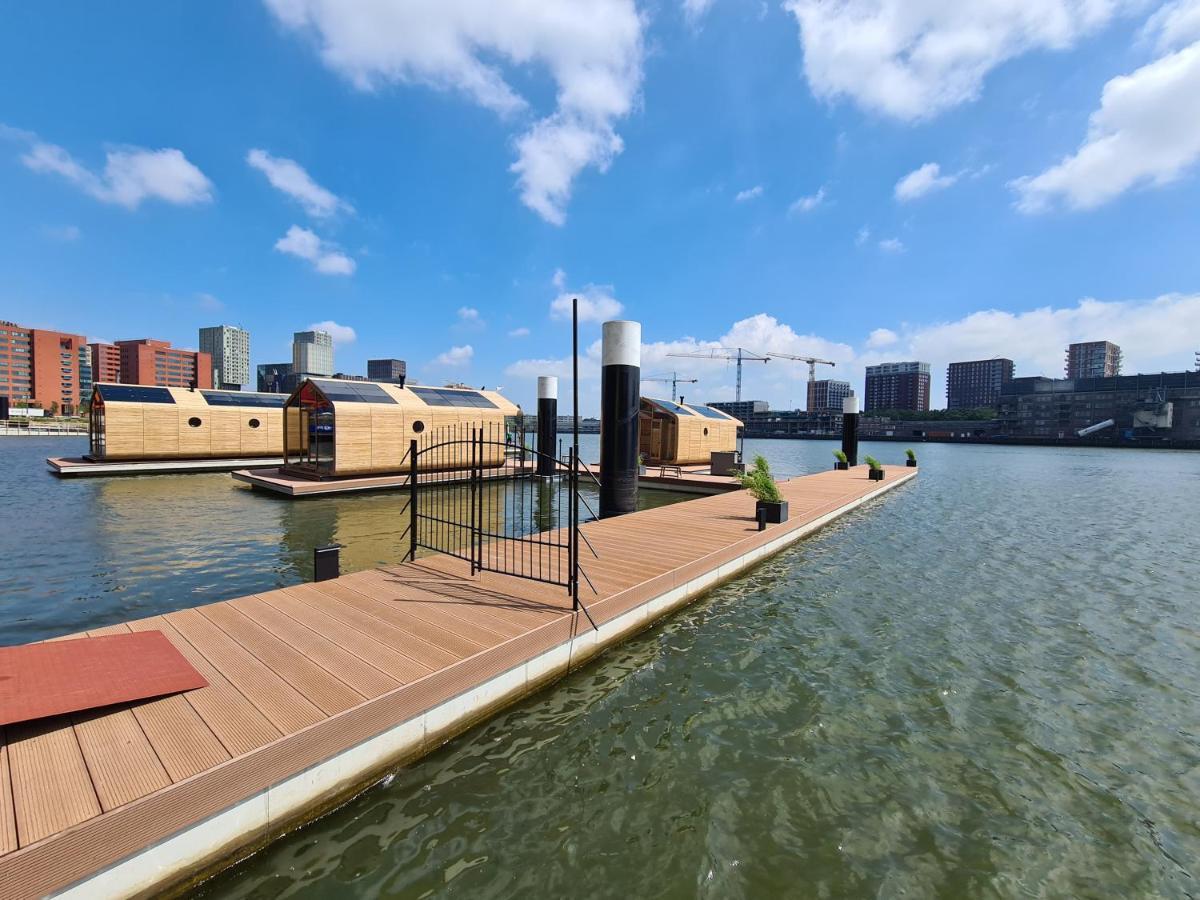 Villa Wikkelboat Nr1 At Floating Rotterdam Rijnhaven Exterior foto