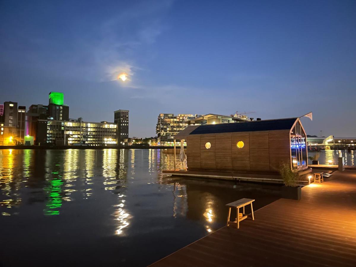 Villa Wikkelboat Nr1 At Floating Rotterdam Rijnhaven Exterior foto